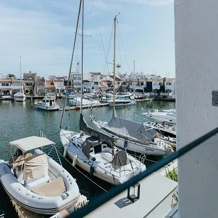 Welcs 184 Emp En El Canal Holiday home *